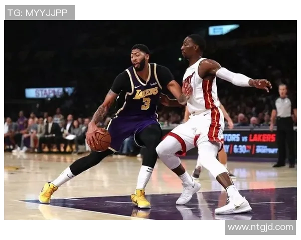 热火逆转小牛第三场总决赛精彩回顾与关键时刻分析 热火逆转小牛第三场总决赛精彩回顾与关键时刻分析