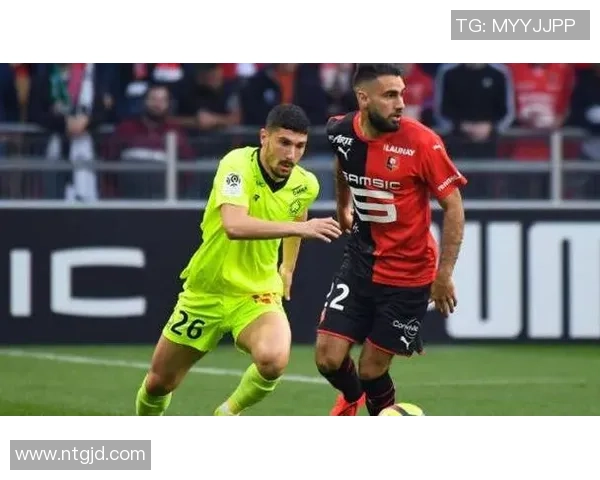 10月7日法甲精彩对决圣埃蒂安与里昂全场比赛录像回顾分析