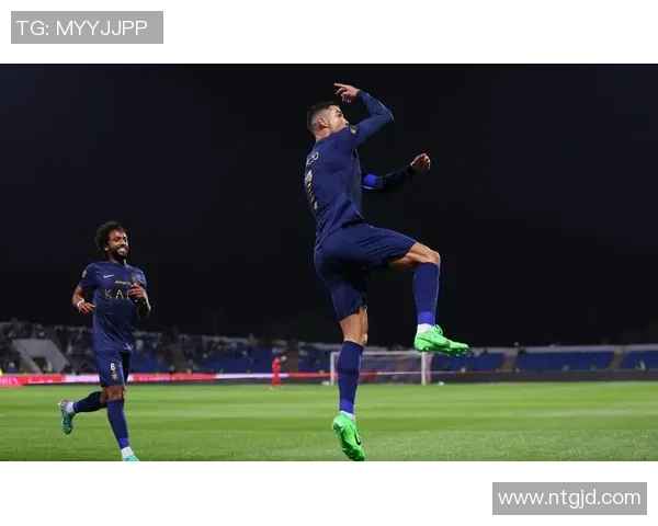 万项奇特一战！58分钟独造5球，连场点球破门，助攻双响